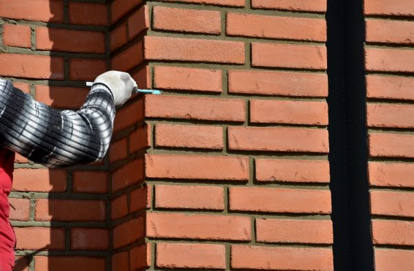 Mortar Joint Repair in Mason